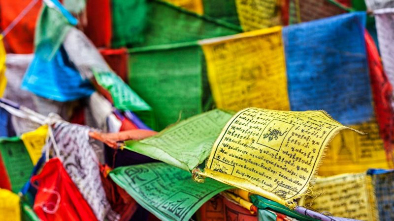 banderas tibetanas de oracion